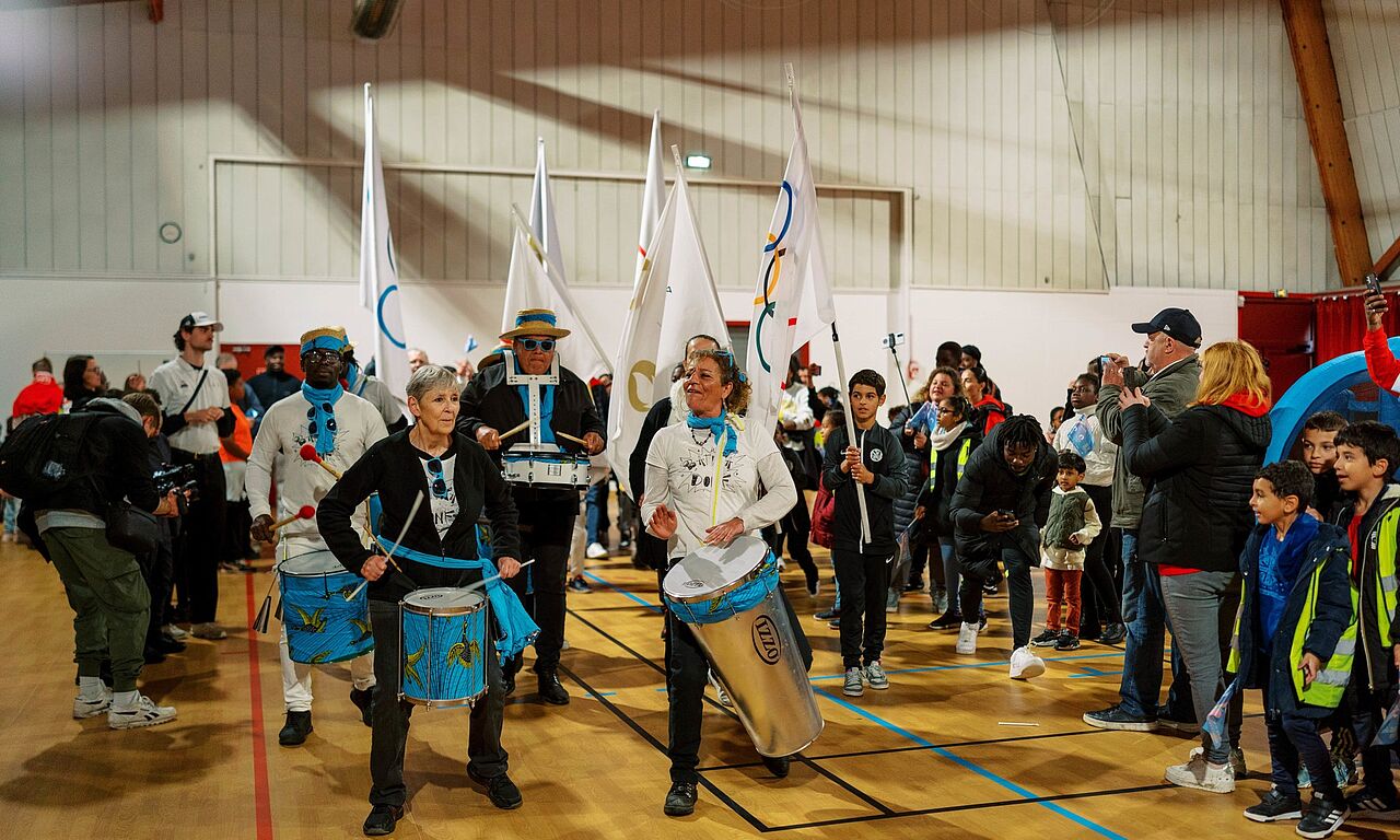 Paris 2024 à Val-de-Reuil : La « Tournée des Drapeaux » des Jeux